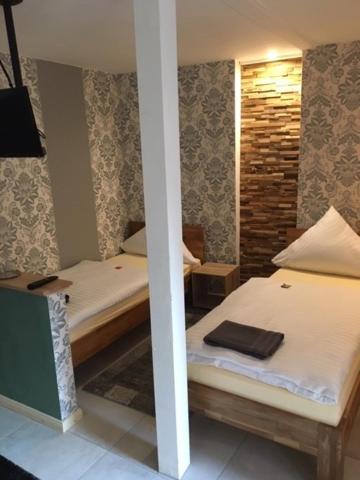 פלוטו Hotel-Pension Markt-Scheune Anno 1652 מראה חיצוני תמונה